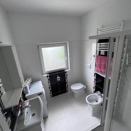 Appartement Nesta Apartament à Fălticeni Extérieur photo